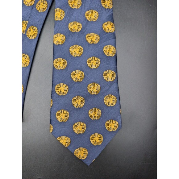 UNITED NATIONS 100% Silk Neck Tie By MUSEUM ARTIFACTS Blue Yellow Flat Earth Map - Picture 1 of 6